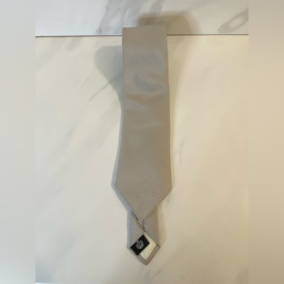 Faconnable Other - Faconnable textured 100% silk necktie
